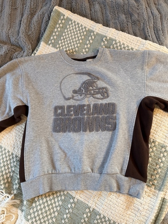 NFL Tops - Women’s Cleveland Browns sweatshirt